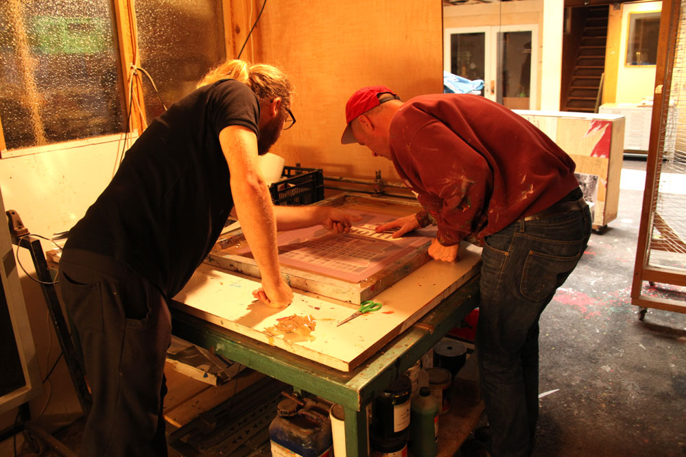 Het is hier geen hotel - Silkscreen print